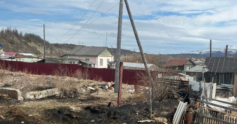 Колымские огнеборцы ликвидировали загорание сухой травы