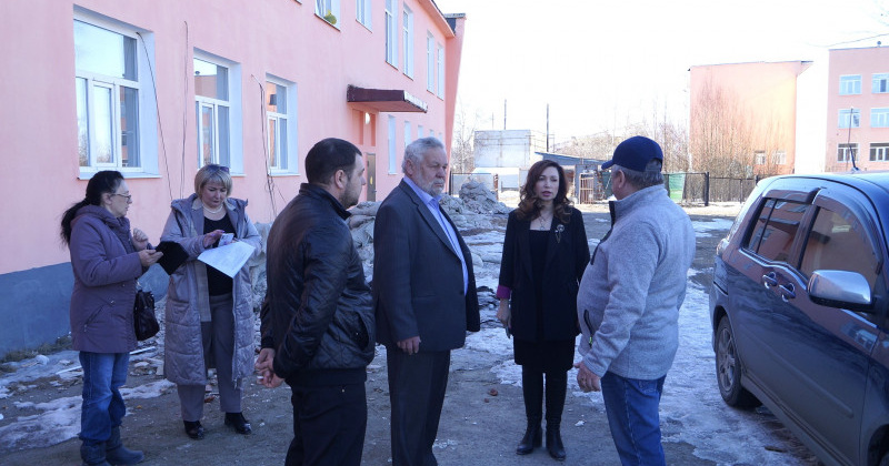 В Хасынском округе продолжается ремонт школы по народной программе «Единой России»