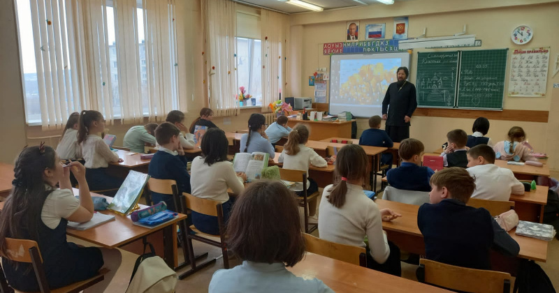 Представитель Общественного совета при УМВД России по Магаданской области побывал в гостях у школьников эколого-биологического лицея