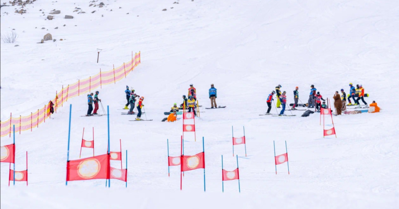 «Супершоу в белом цирке»: как на «Снегорке» прошел горнолыжный фестиваль