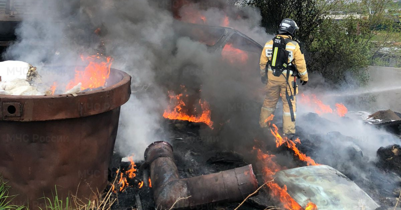 Пожар в Магадане произошел из-за сжигания мусора