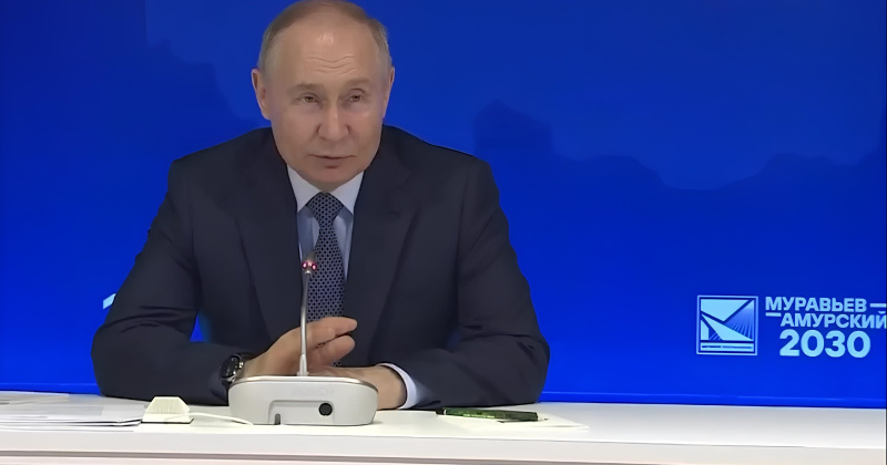 Президент РФ Владимир Путин 1в рамках рабочего визита в Якутию провел встречу со специалистами, переехавшими жить и работать на Дальний Восток