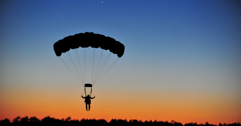 Спортсмены-парашютисты приняли участие в Чемпионате и первенстве Магаданской области в упражнении «Личная точность приземления»