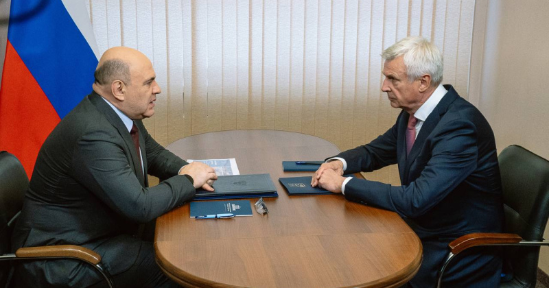 Вопросы социально-экономического развития Магаданской области обсудили с Михаилом Владимировичем на рабочей встрече.