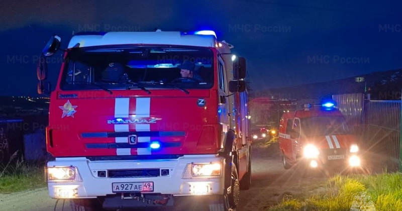 Пожарные оперативно устранили пожар в гаражном секторе