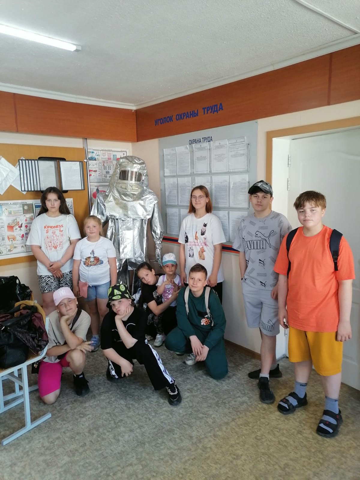 Магаданские школьники побывали в гостях у колымских огнеборцев