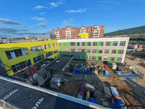 К завершению подходит строительство школы в Третьем микрорайоне Магадана