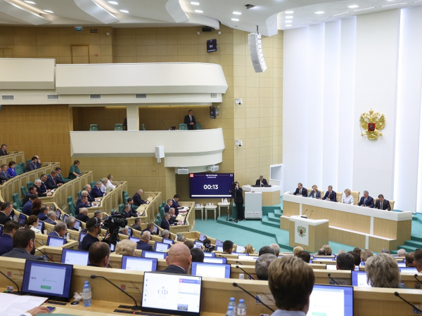 Колымские сенаторы выступили на «парламентской разминке» на очередном заседании Совета Федерации