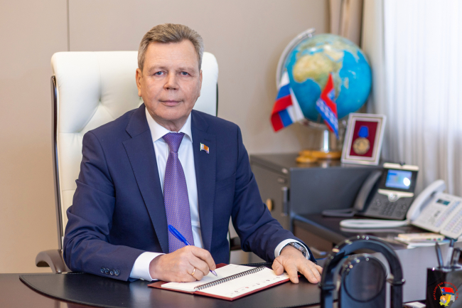 Сергей Абрамов поздравил колымчан с Днем славянской письменности и культуры