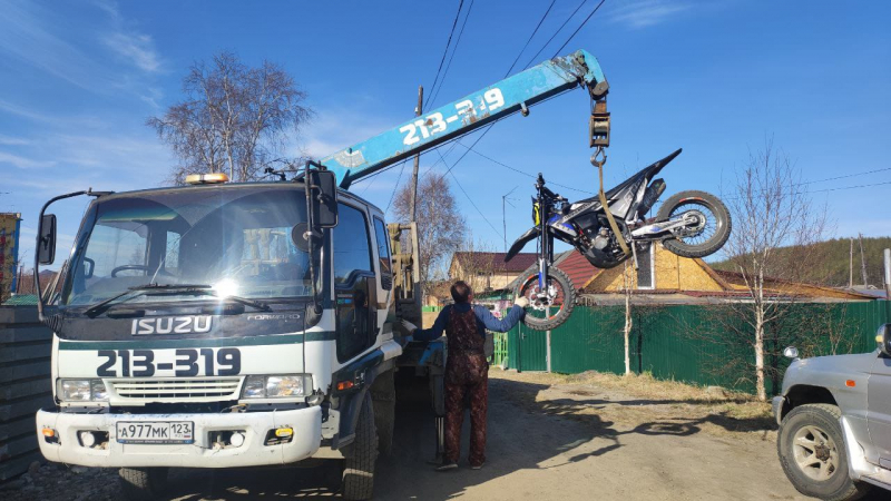 В Магаданской области госавтоинспекторы отстранили от управления мотоциклами двоих несовершеннолетних