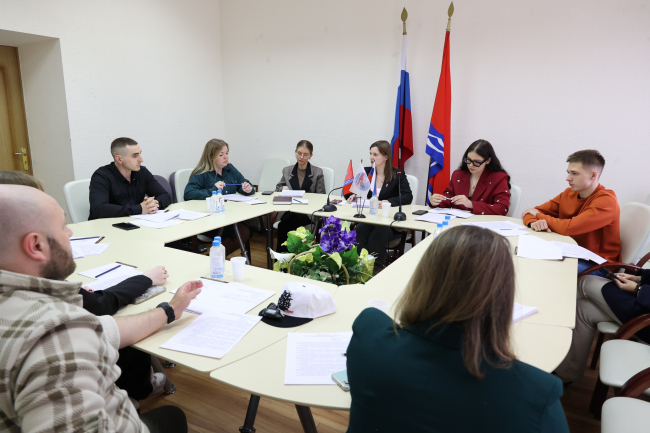 Активисты Молодежной общественной палаты при колымском парламенте провели очередное заседание Совета
