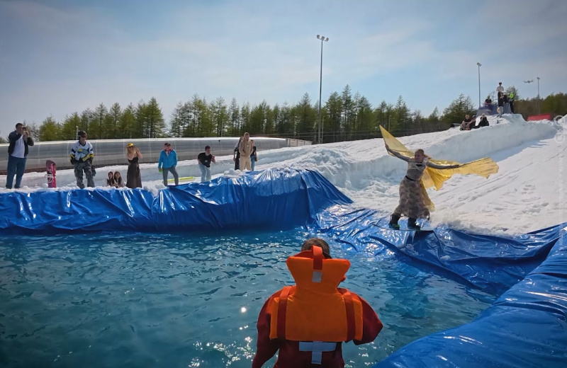 Горнолыжный сезон магаданцы закрыли фестивалем Crazy Weekendsна «Снегорке» (Видео)