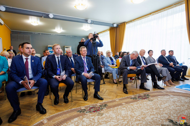 Депутаты колымского парламента приняли участие в первом этапе XXXVI конференции Магаданского регионального отделения партии «Единая Россия»