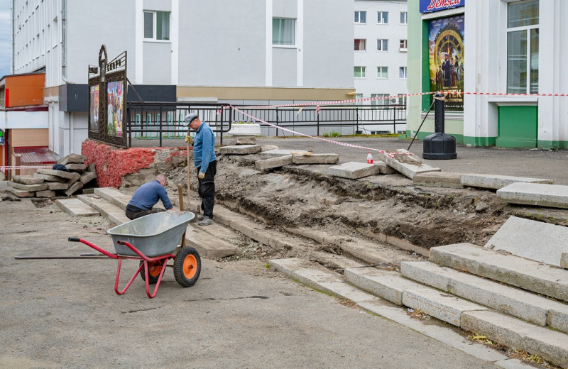 Монтаж ступеней у «Горняка», мойка дорог и асфальтирование дворов