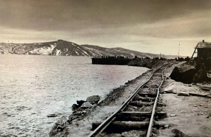 28 июля 1940 года газета «Советская Колыма» рассказала о 16-километровой узкоколейной железной дороге Магадан – урочище «Тупик»