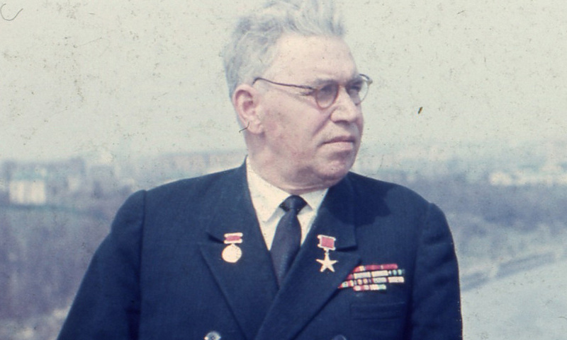 30 июля 1950 года состоялось торжественное вручение первому заместителю начальника Дальстроя Ивану Кузьмичу Кузнецову ордена Ленина и золотой медали «Серп и Молот»