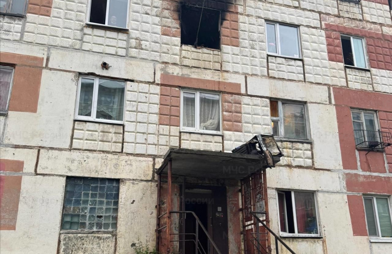 Семь человек эвакуировали при пожаре на ул. Колымской