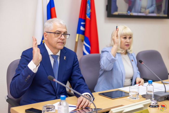 Информацию о деятельности в областной Думе за седьмой созыв представил Александр Нестерович