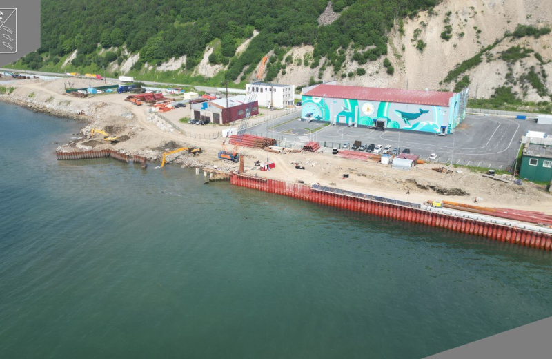 В Магадане продолжается строительство Морского туристического центра.