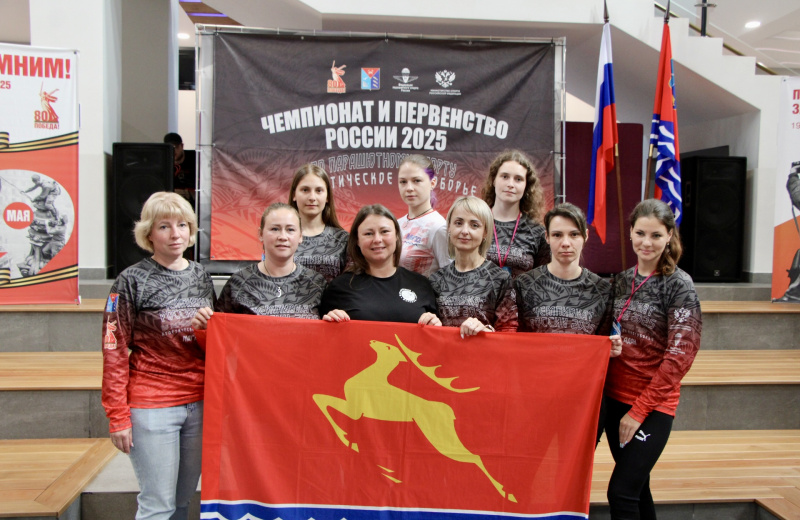 Чемпионат и Первенство России по парашютному спорту торжественно открыли в Магадане