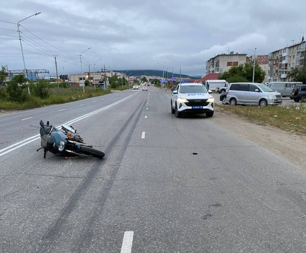 В Магадане госавтоинспекторы устанавливают обстоятельства ДТП на улице Пролетарской