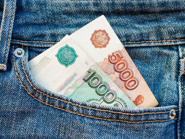 Желая "спасти" свои сбережения, колымчанка перевела мошенникам 300 тысяч рублей