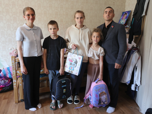 Молодежная общественная палата приняла участие во Всероссийской благотворительной акции «Собери ребенка в школу»