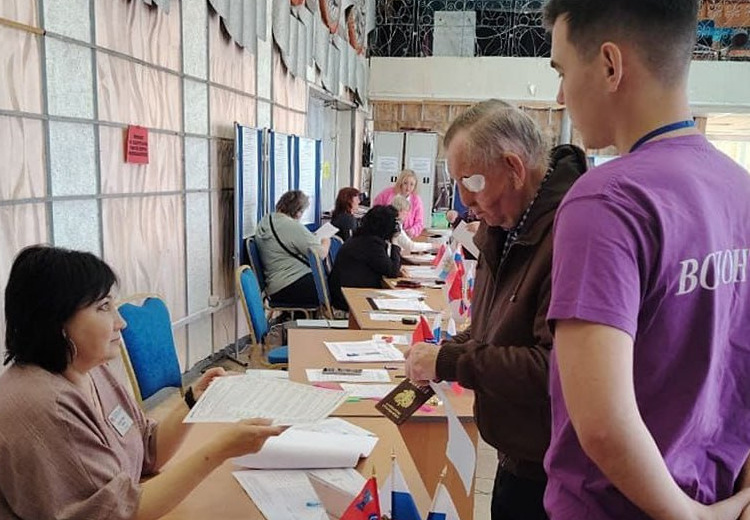 В этом году в Магаданской области стартовал пилотный проект — «Волонтеры на выборах»