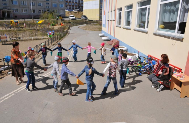 Ирина Горностаева: Этот день – дань уважения вашему важному труду, вашей преданности и любви к детям