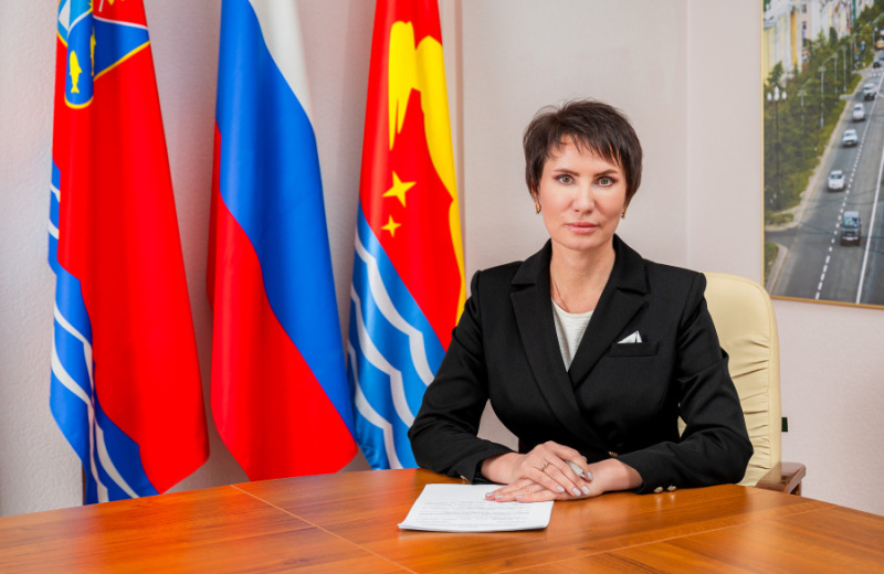 Сегодня праздник тех, кто помогает нашим детям раскрывать таланты – Лариса Поликанова