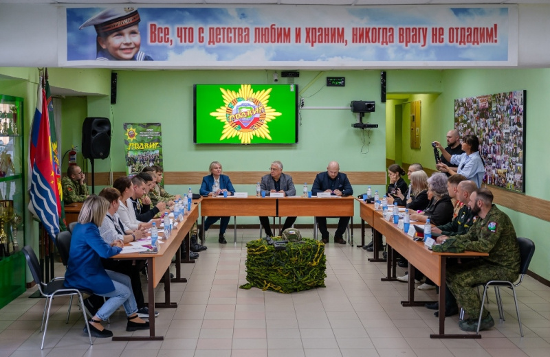 Магаданский «Подвиг»: спортивная выправка, уважение традиций и любовь к Родине
