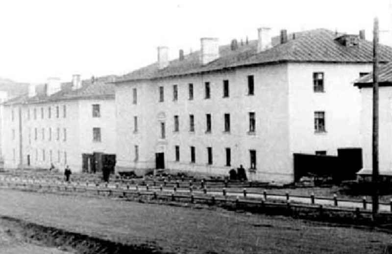 31 октября 1966 года участок улицы Коммуны — от ул. Пролетарской до ул. Портовой  стал самостоятельной улицей