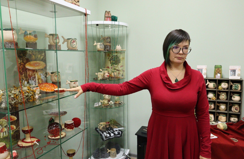 В Центре народных художественных промыслов и ремесел открылась первая персональная выставка керамиста Лидии Длинных «Эстетика бытия»