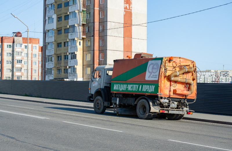 На выполнение ежедневных задач по благоустройству Магадана вышли городские службы