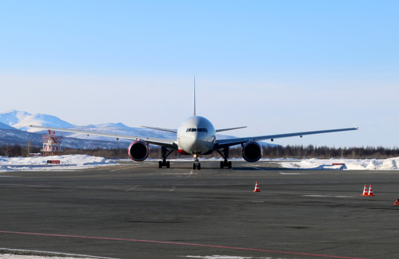 Авиакомпания “Россия” резко, до трёх раз в неделю, снизила частоту полётов из Магадана в Москву