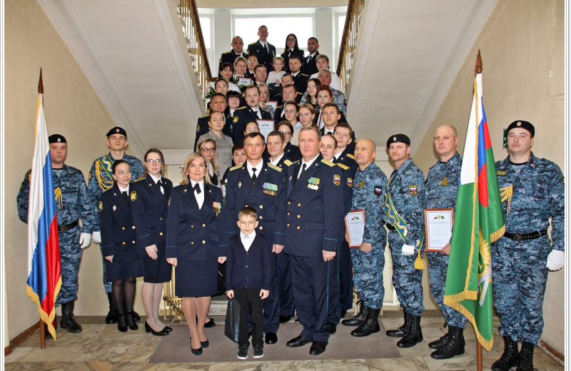 В Управлении ФССП России по Магаданской области состоялось награждение сотрудников в честь дня образования института судебных приставов России.