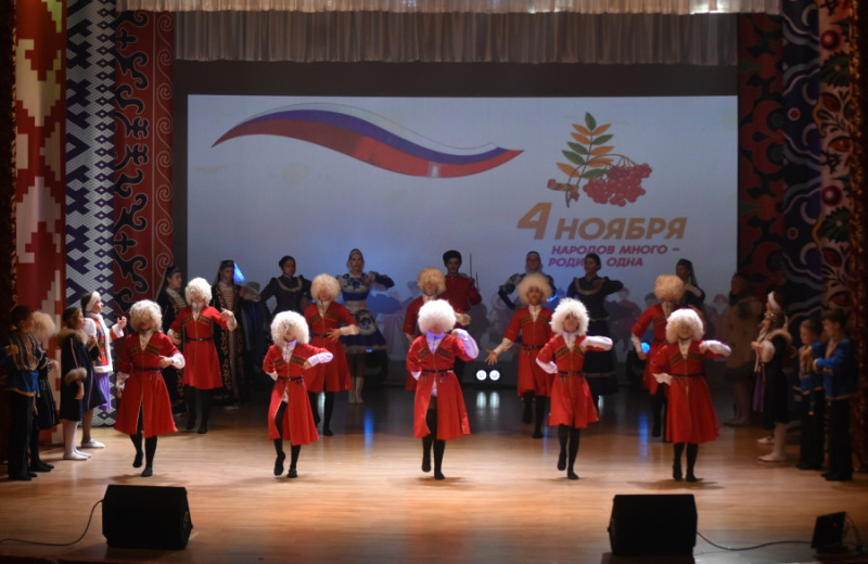 «В единстве культур — сила народа»: муниципальные округа Магаданской области отметили День народного единства и Всероссийскую акцию «Ночь искусств»