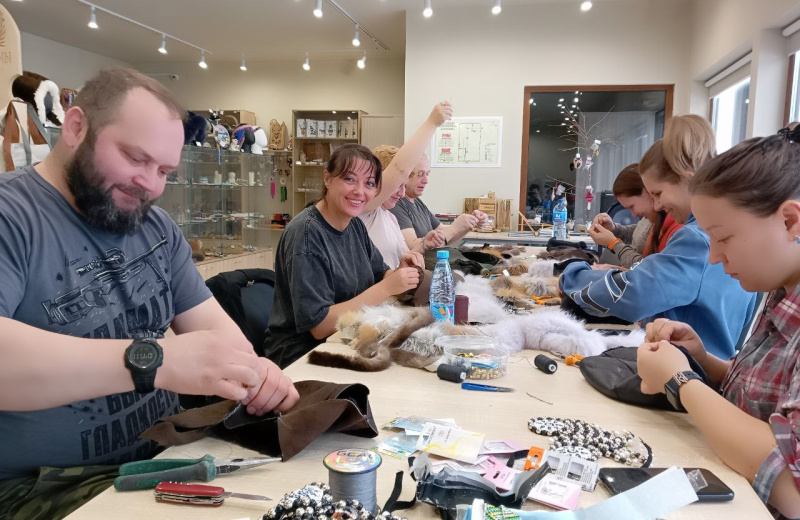 В парке «Дюкча» прошёл мастер‑класс по шитью малахая - традиционного головного убора народов Севера.