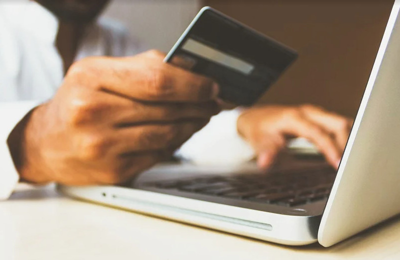 69-летний магаданец перевел три миллиона рублей на «безопасный счет», т.е. кибермошенникам