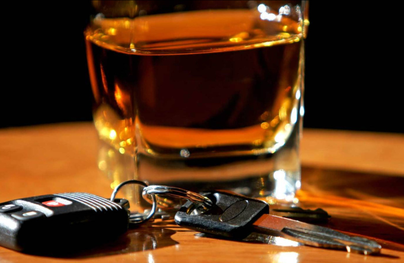 В Магадане госавтоинспекторы привлекли к ответственности водителя, управлявшего внедорожником в состоянии опьянения и без прав