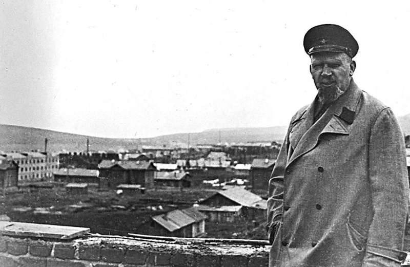 14 ноября 1931 года Постановлением № 518 Совета Труда и Обороны директором треста «Дальстрой» назначен Эдуард Петрович Берзин