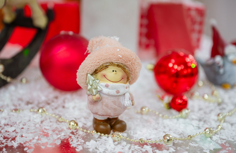 Соревнования по плаванию, концерт «Фолк STYLE» и мастер-класс по созданию елочных игрушек