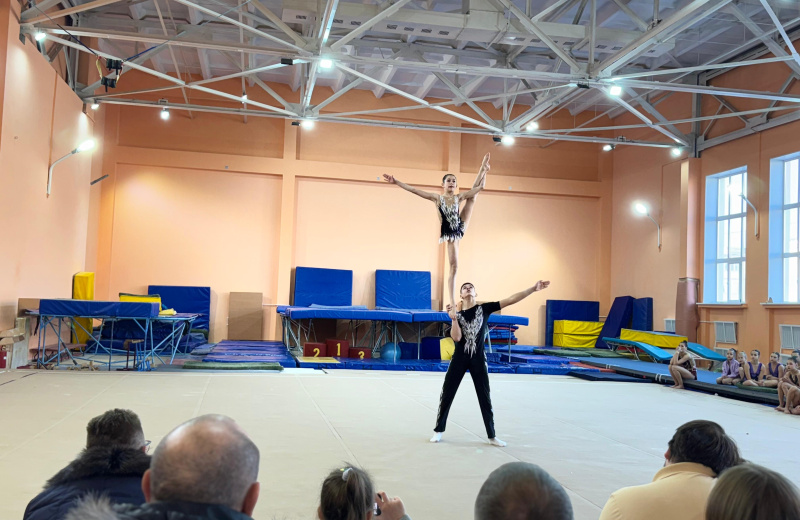 В Магадане прошли чемпионат и первенство города по спортивной акробатике