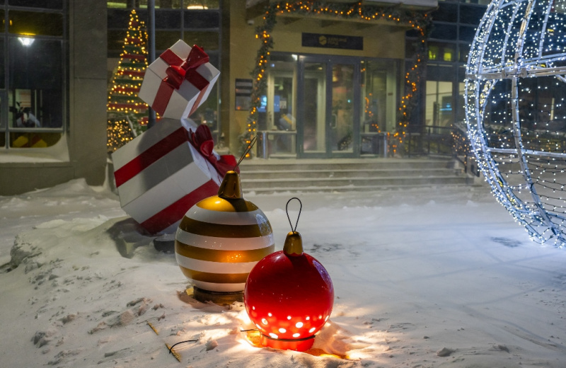 Магаданцев приглашают принять участие в конкурсе на лучшее новогоднее оформление зданий и дворов