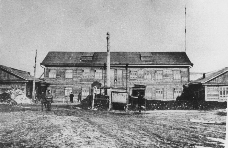 30 ноября 1937 года в клубе УСВИТЛа состоялась первая демонстрация кинофильма «Пётр Первый».