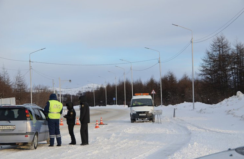 «Дорожный пристав»: Еженедельные рейды по выявлению автотранспорта должников проходят в Магадане