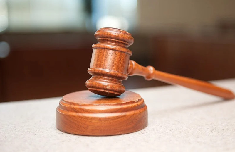 За оплату товаров в магазине с использованием найденной банковской карты молодому человеку назначен штраф в размере 100 тыс. рублей