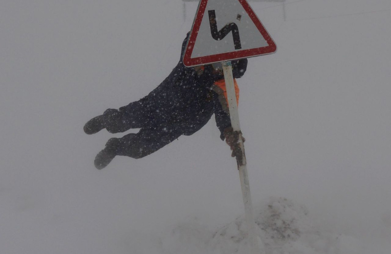 В Магадане и Ольском районе ожидается сильный ветер с метелью