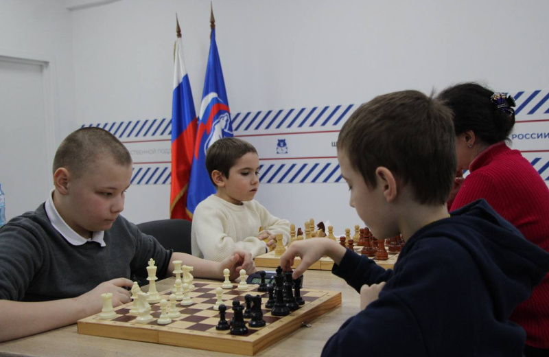 В штабе общественной поддержки «Единой России» прошёл турнир по шахматам