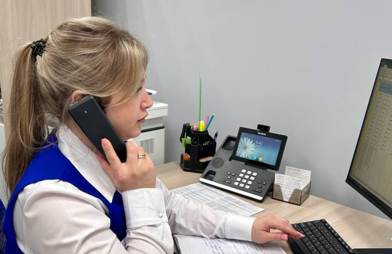 Свыше 220 телефонных звонков за ноябрь 2025 года приняли в Кадровом центре «Работа России» Магаданской области